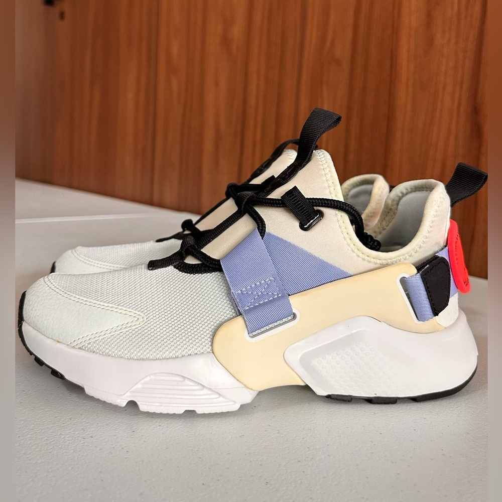 Nike Air Huarache City Low Size 7 - Picture 6 of 15